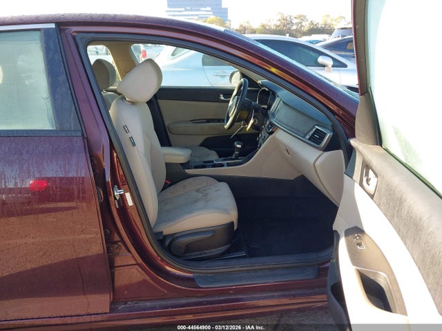 5XXGT4L38JG208937 KIA Optima Lx