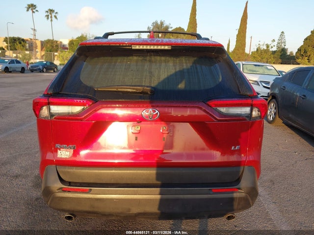 44565121 :رقم المزاد ، JTMH1RFV8KD015834 vin ، 2019 Toyota Rav4 Le مزاد بيع