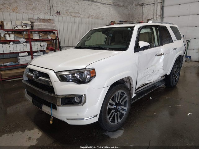 Toyota 4runner Limited 2018 JTEBU5JR4J5608076 Image 2