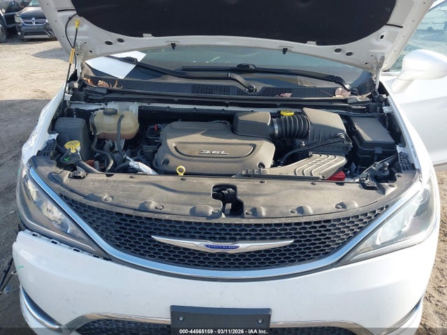 44565159 :رقم المزاد ، 2C4RC1EG8JR108478 vin ، 2018 Chrysler Pacifica Touring L Plus مزاد بيع