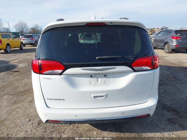 44565159 :رقم المزاد ، 2C4RC1EG8JR108478 vin ، 2018 Chrysler Pacifica Touring L Plus مزاد بيع