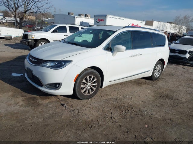 44565159 :رقم المزاد ، 2C4RC1EG8JR108478 vin ، 2018 Chrysler Pacifica Touring L Plus مزاد بيع