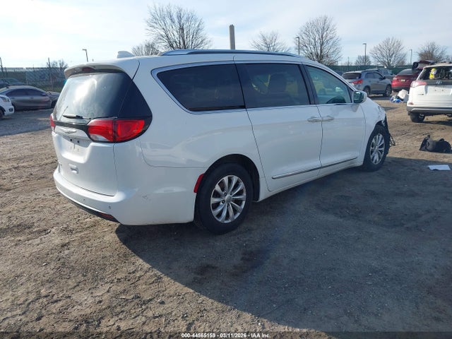 44565159 :رقم المزاد ، 2C4RC1EG8JR108478 vin ، 2018 Chrysler Pacifica Touring L Plus مزاد بيع