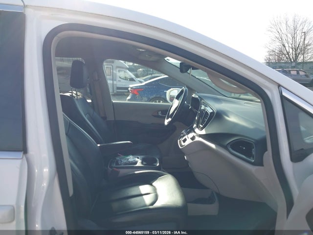 44565159 :رقم المزاد ، 2C4RC1EG8JR108478 vin ، 2018 Chrysler Pacifica Touring L Plus مزاد بيع