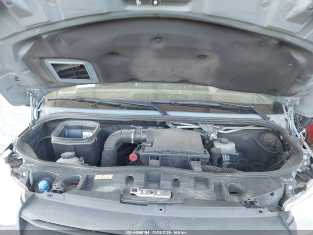 W1X4DBHY2NT104216 Mercedes-Benz Sprinter 2500 Standard Roof I4 Diesel