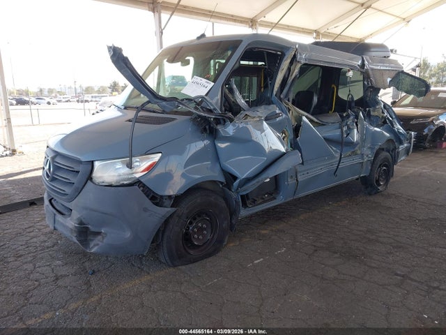 W1X4DBHY2NT104216 Mercedes-Benz Sprinter 2500 Standard Roof I4 Diesel