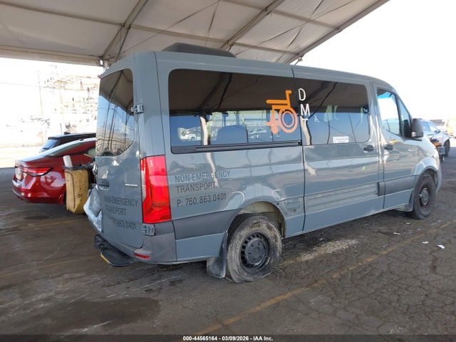 W1X4DBHY2NT104216 Mercedes-Benz Sprinter 2500 Standard Roof I4 Diesel