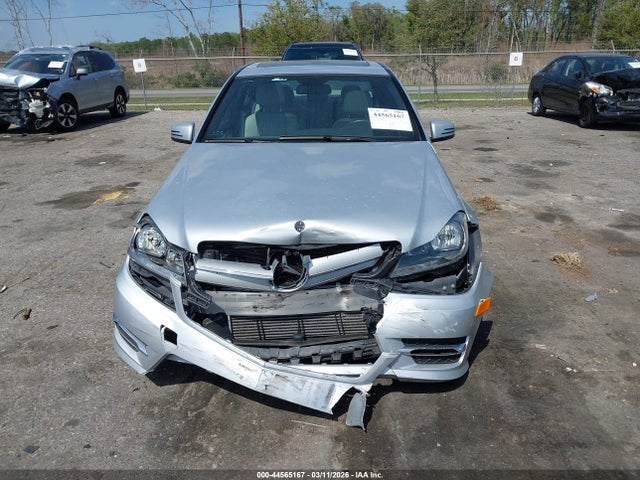 Продаж на аукціоні авто 2013 Mercedes-benz C 250 Sport, vin: WDDGF4HB4DR241075, номер лоту: 44565167