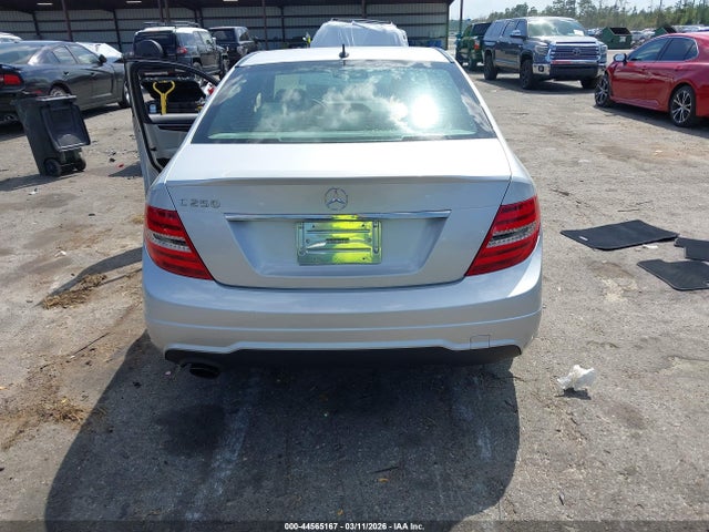 Продаж на аукціоні авто 2013 Mercedes-benz C 250 Sport, vin: WDDGF4HB4DR241075, номер лоту: 44565167
