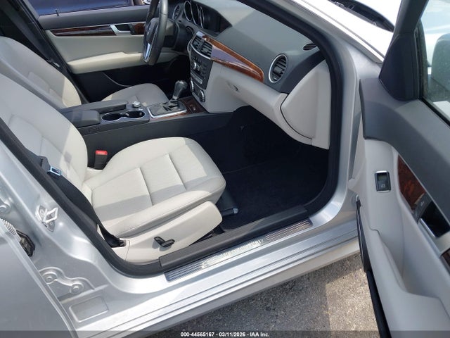 Продаж на аукціоні авто 2013 Mercedes-benz C 250 Sport, vin: WDDGF4HB4DR241075, номер лоту: 44565167