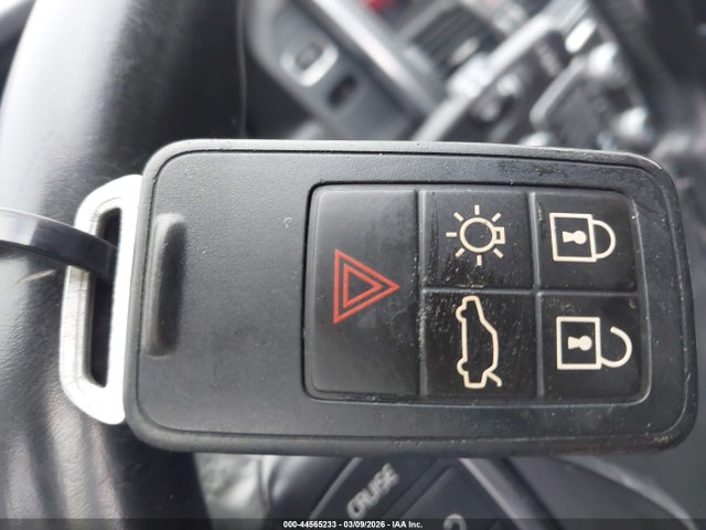 2016 VOLVO XC60 YV440MDK5G2808974 Photo 10