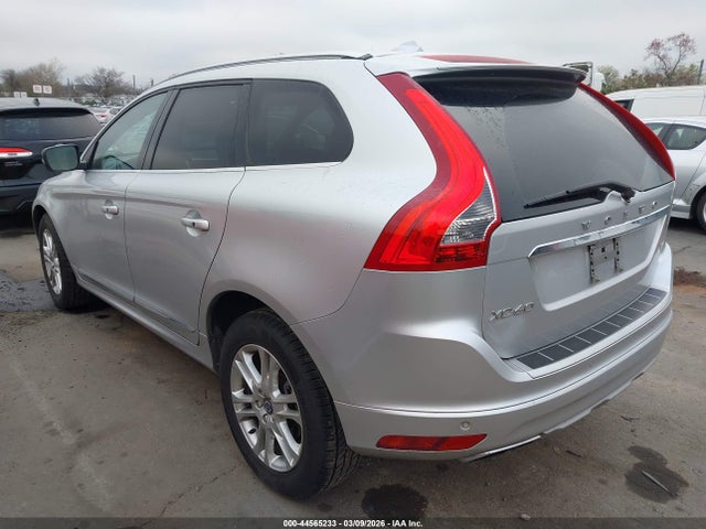 2016 VOLVO XC60 YV440MDK5G2808974 Photo 2