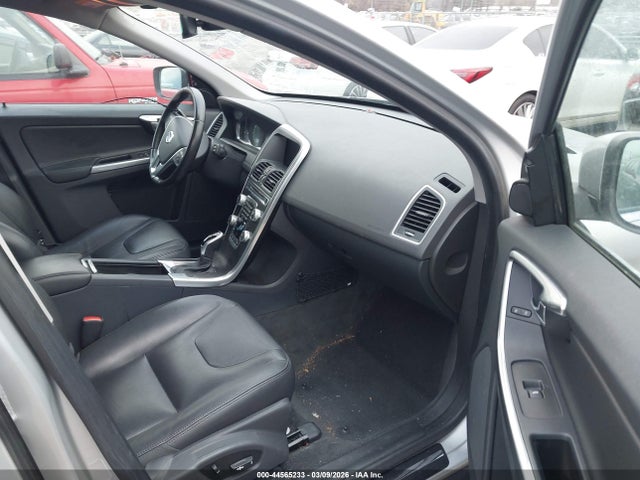 2016 VOLVO XC60 YV440MDK5G2808974 Photo 4
