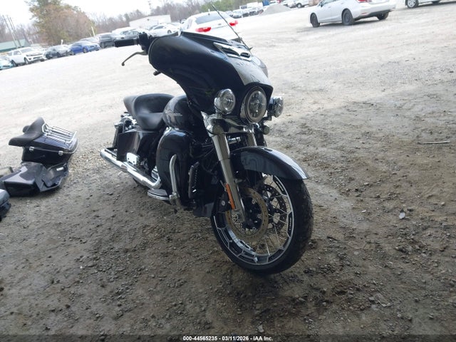2019 HARLEY-DAVIDSON FLHX 1HD1KBC12KB659735
