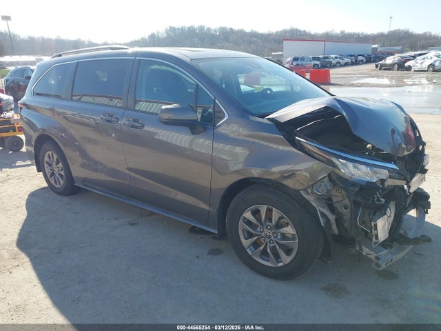 2021 TOYOTA SIENNA 5TDBSKFCXMS030769