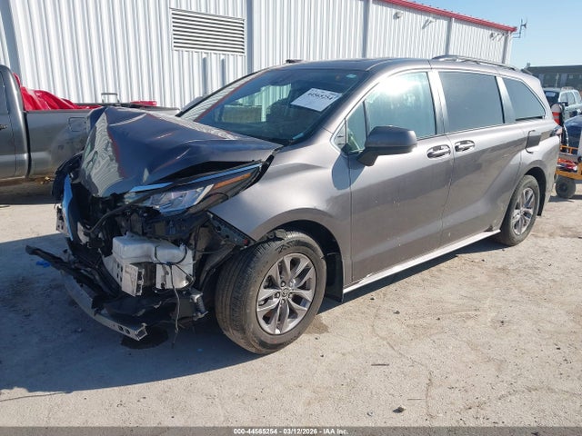 2021 TOYOTA SIENNA 5TDBSKFCXMS030769 Photo 1
