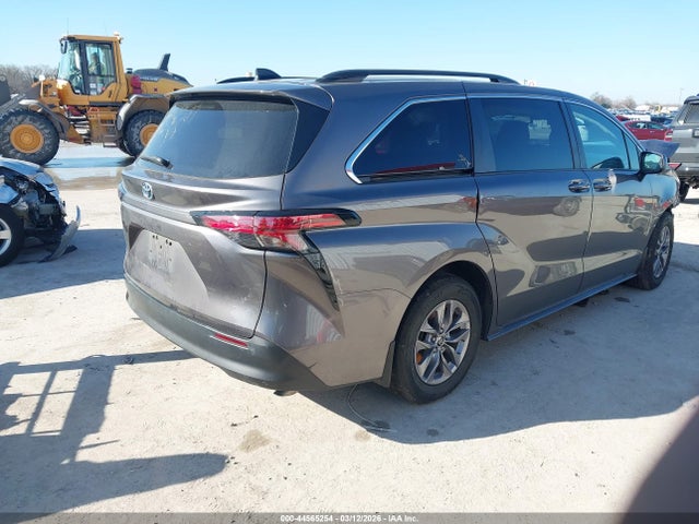 2021 TOYOTA SIENNA 5TDBSKFCXMS030769 Photo 3
