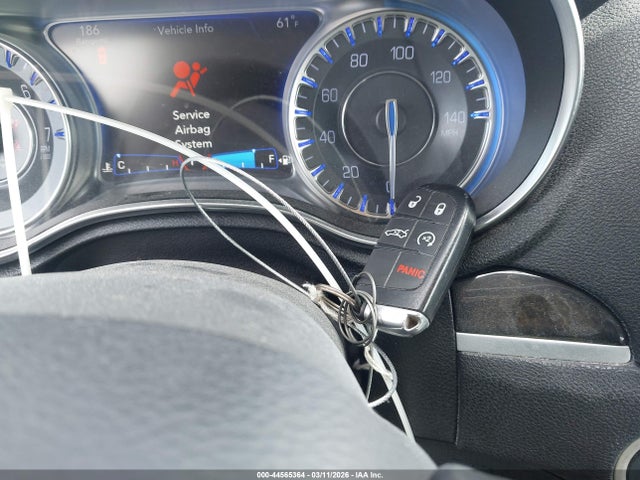 2017 CHRYSLER 300C 2C3CCAEG4HH570644 Photo 10