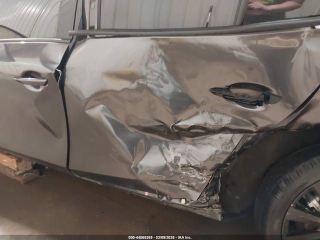 2022 Mazda Mazda3 Premium Plus მანქანა იყიდება აუქციონზე, vin: JM1BPBEY1N1509255, აუქციონის ნომერი: 44565369