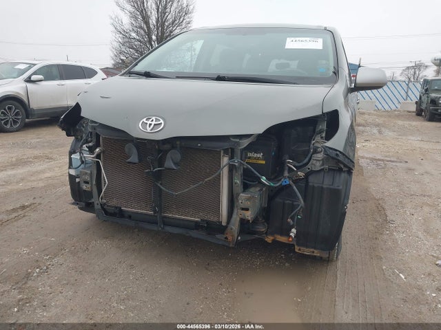 Aukcja sprzedaży 2011 Toyota Sienna Le V6, vin: 5TDKK3DC3BS045054, numer aukcji: 44565396