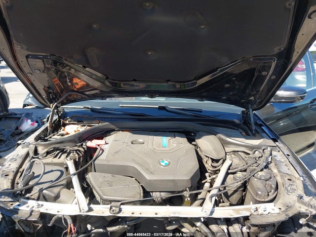44565422 :رقم المزاد ، WBA13AG05MCG26820 vin ، 2021 Bmw 530e مزاد بيع