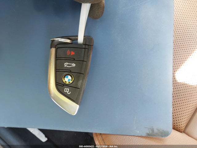 44565422 :رقم المزاد ، WBA13AG05MCG26820 vin ، 2021 Bmw 530e مزاد بيع