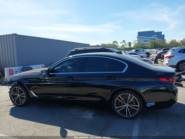 44565422 :رقم المزاد ، WBA13AG05MCG26820 vin ، 2021 Bmw 530e مزاد بيع