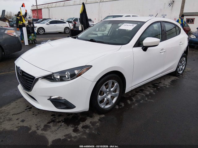 44565438 :رقم المزاد ، 3MZBM1K73FM185287 vin ، 2015 Mazda Mazda3 I Sport مزاد بيع