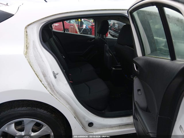 44565438 :رقم المزاد ، 3MZBM1K73FM185287 vin ، 2015 Mazda Mazda3 I Sport مزاد بيع