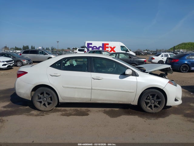 5YFBURHE5HP699841 Toyota COROLLA LE