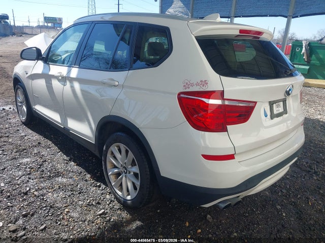 2016 BMW X3 5UXWX9C51G0D71603 Photo 2
