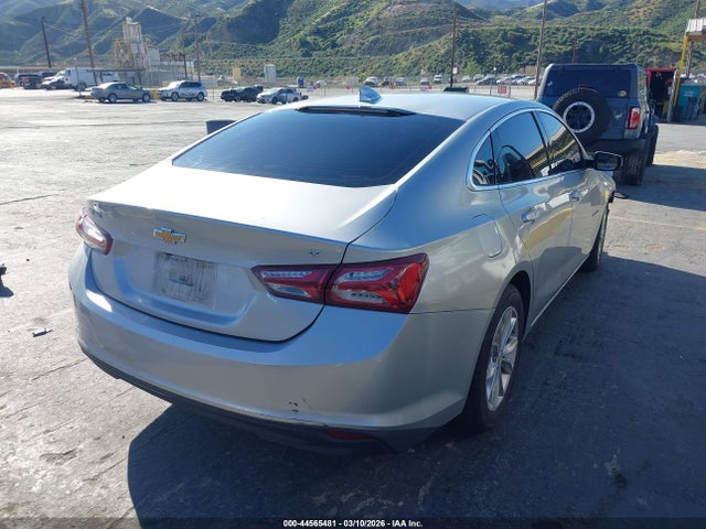 1G1ZD5ST2MF005695 Chevrolet Malibu Fwd Lt