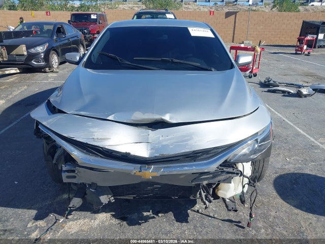 1G1ZD5ST2MF005695 Chevrolet Malibu Fwd Lt