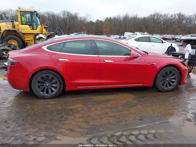 44565513 :رقم المزاد ، 5YJSA1E27JF259240 vin ، 2018 Tesla Model S 100d/75d/p100d مزاد بيع
