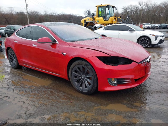 44565513 :رقم المزاد ، 5YJSA1E27JF259240 vin ، 2018 Tesla Model S 100d/75d/p100d مزاد بيع