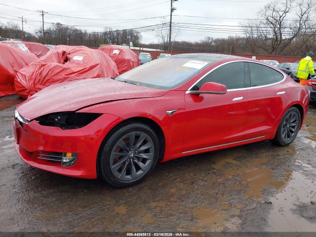 44565513 :رقم المزاد ، 5YJSA1E27JF259240 vin ، 2018 Tesla Model S 100d/75d/p100d مزاد بيع