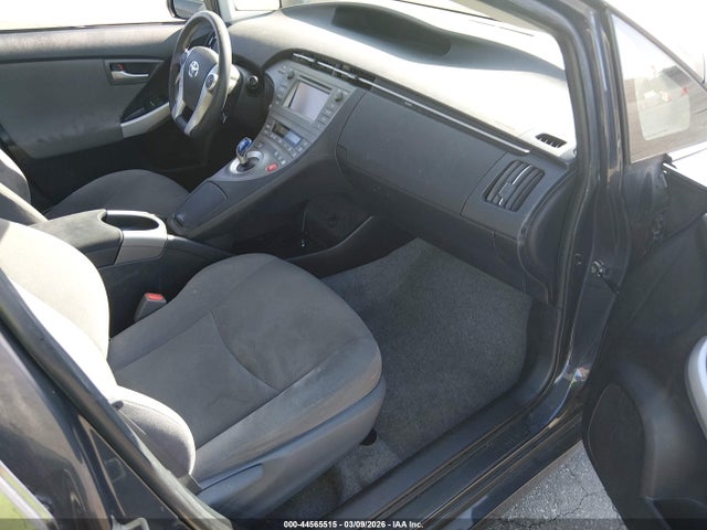 JTDKN3DU0F0462303 Toyota Prius Two