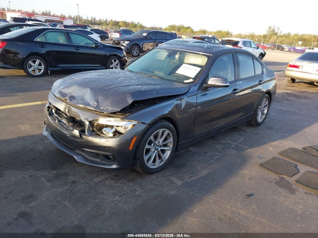 44565558 :رقم المزاد ، WBA8A9C56HK619663 vin ، 2017 Bmw 320i مزاد بيع