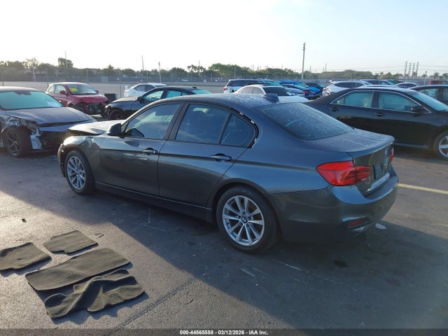 44565558 :رقم المزاد ، WBA8A9C56HK619663 vin ، 2017 Bmw 320i مزاد بيع