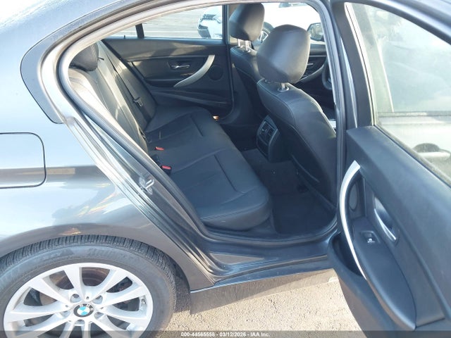 44565558 :رقم المزاد ، WBA8A9C56HK619663 vin ، 2017 Bmw 320i مزاد بيع