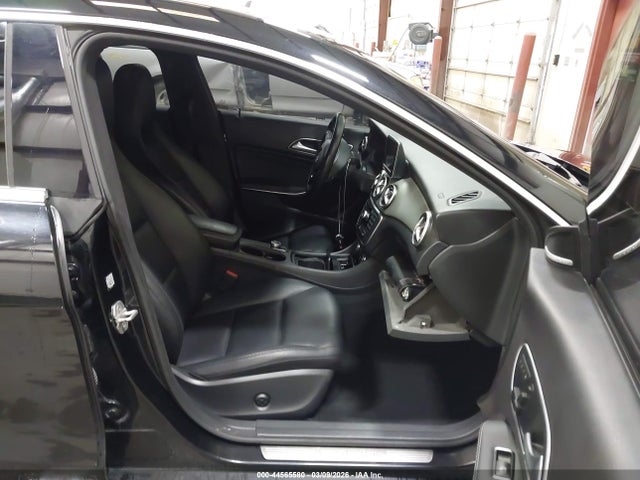 WDDSJ4GB0EN121681 Mercedes-Benz CLA 250 4MATIC