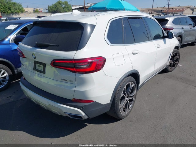 2020 BMW X5 5UXCR4C04L9B16437 Photo 3