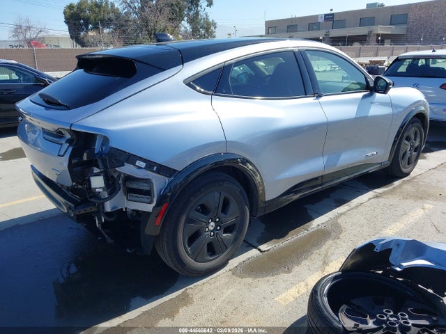 3FMTK2SU4NMA50452 Ford Mustang Mach-e California Route 1