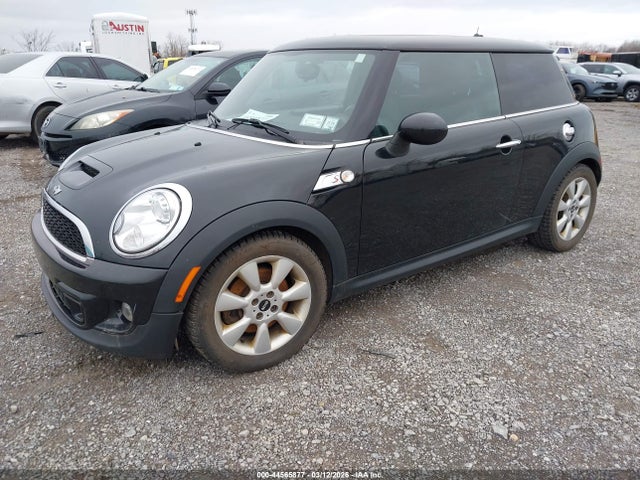 2011 MINI COOPER S WMWSV3C5XBTY22791 Photo 1