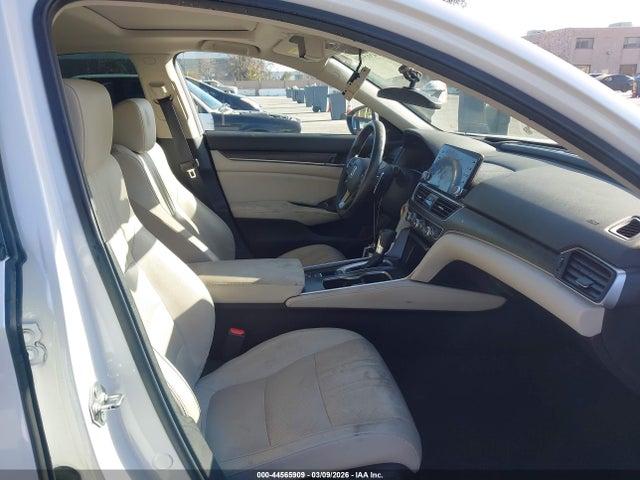 1HGCV1F9XJA108567 Honda Accord Touring