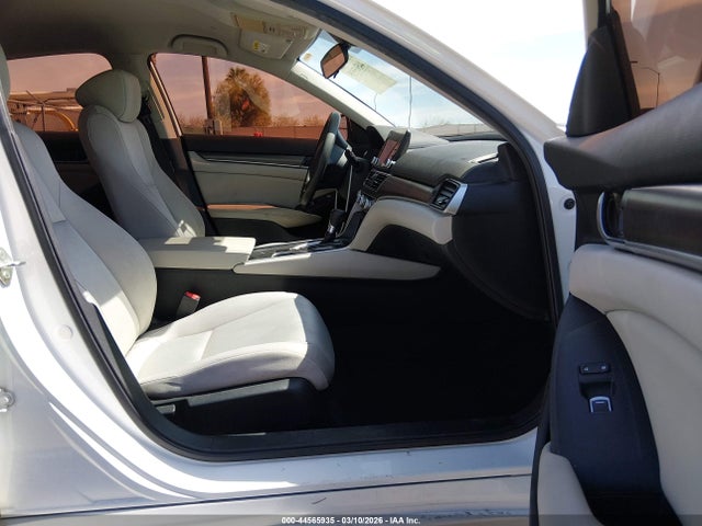 1HGCV1F12KA102998 Honda ACCORD LX