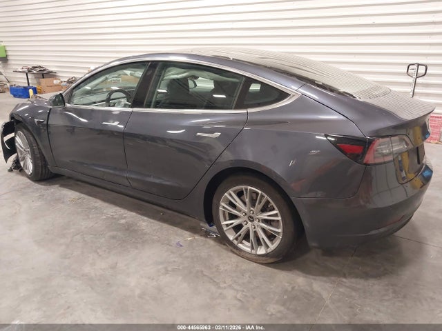 2019 TESLA MODEL 3 5YJ3E1EB4KF453086 Photo 2