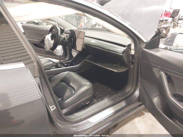 2019 TESLA MODEL 3 5YJ3E1EB4KF453086 Photo 4
