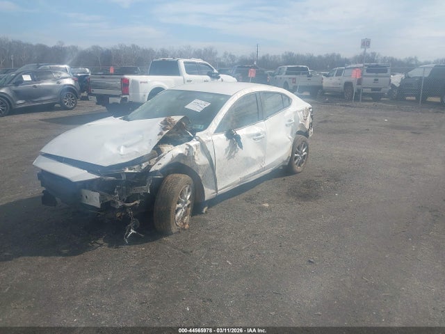 2018 Mazda Mazda3 Sport მანქანა იყიდება აუქციონზე, vin: 3MZBN1U70JM169924, აუქციონის ნომერი: 44565978