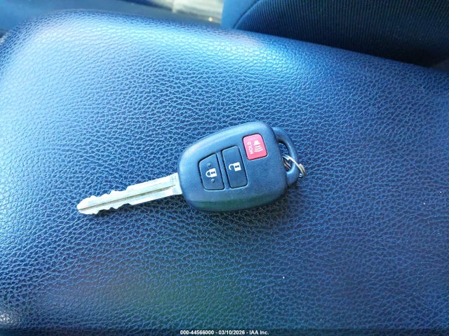 Toyota RAV4 LE 2016 2T3BFREVXGW448672 Image 11